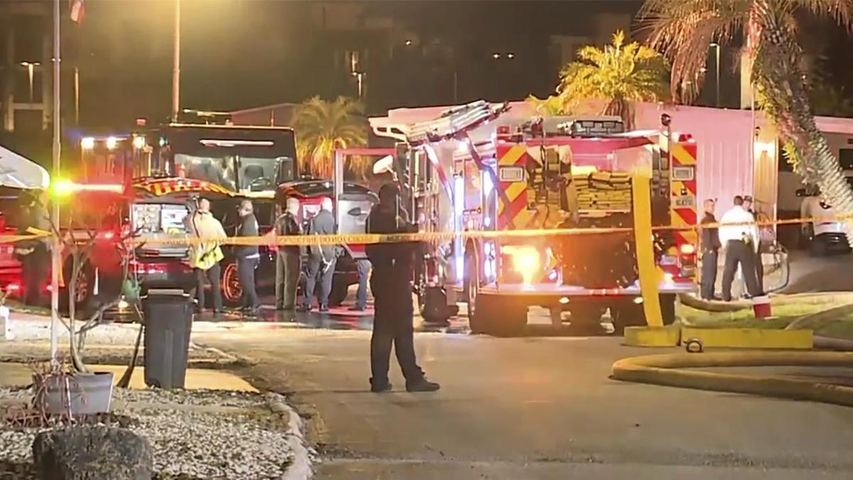 One dead as helicopter crashes in Los Angeles